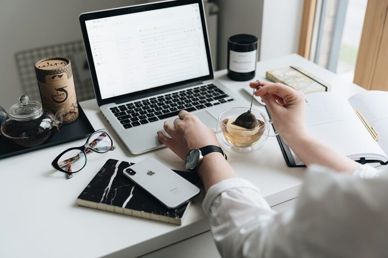 Simple Routines to Start and End Your Workday
